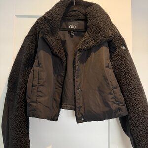 Alo - Sherpa Cozy Escape Puffer Jacket